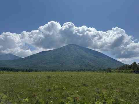 男体山